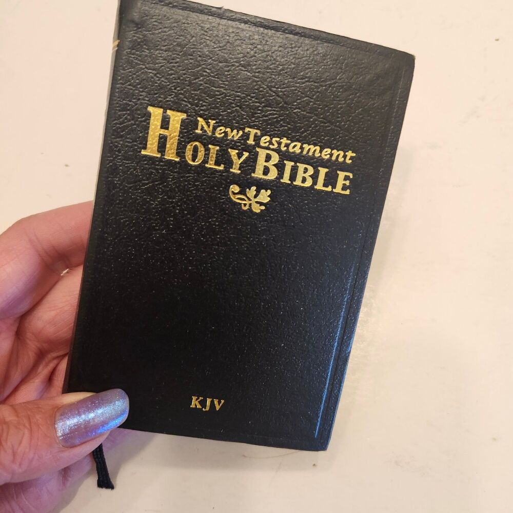 New Testament Holy Bible KJV Red Letter Edition Gold Gilt Edges Christian